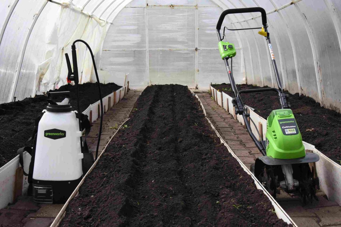 аккумуляторный культиватор Greenworks G40TLK4 аккумуляторный опрыскиватель Greenworks 5103507UA