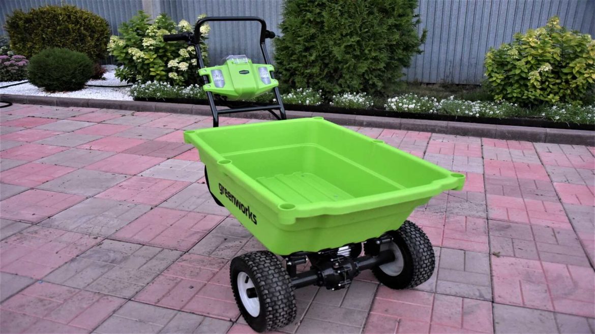 Аккумуляторная самоходная тележка Greenworks G40GC: обзор и тест на участке