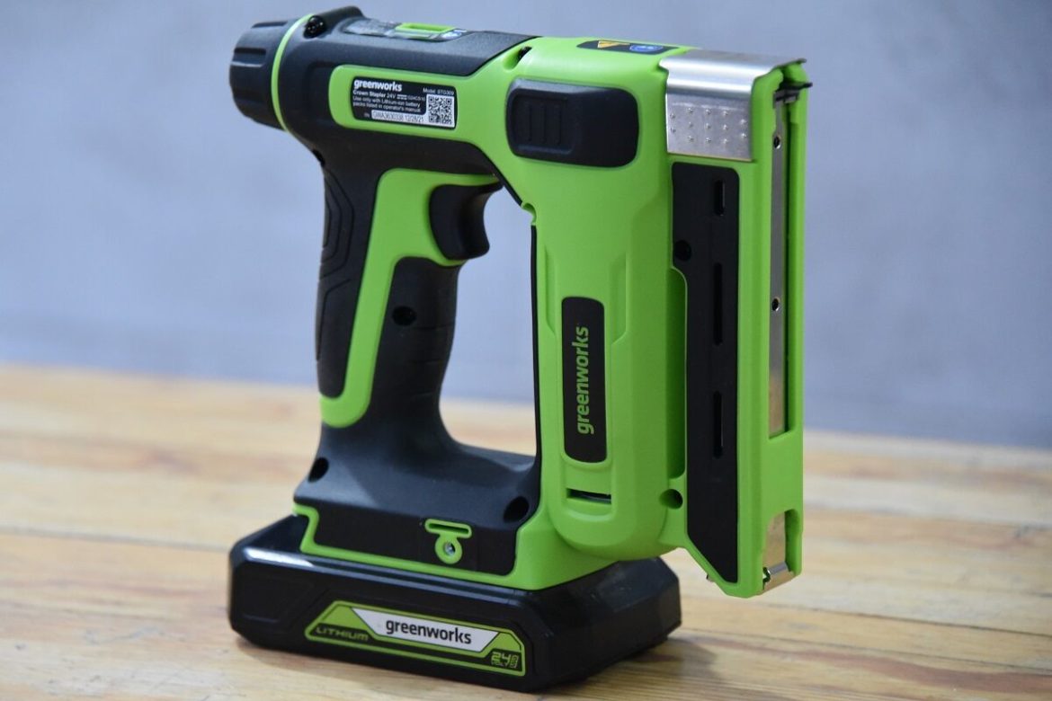 аккумуляторный нейлер Greenworks G24CS10 аккумуляторный нейлер Greenworks G24CS10