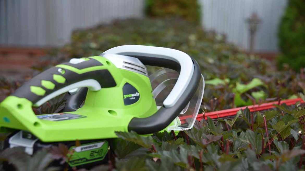 как выбрать аккумуляторный кусторез