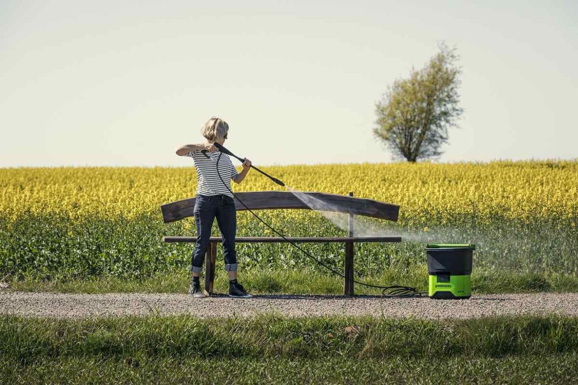 аккумуляторная мини-мойка GREENWORKS GDC40