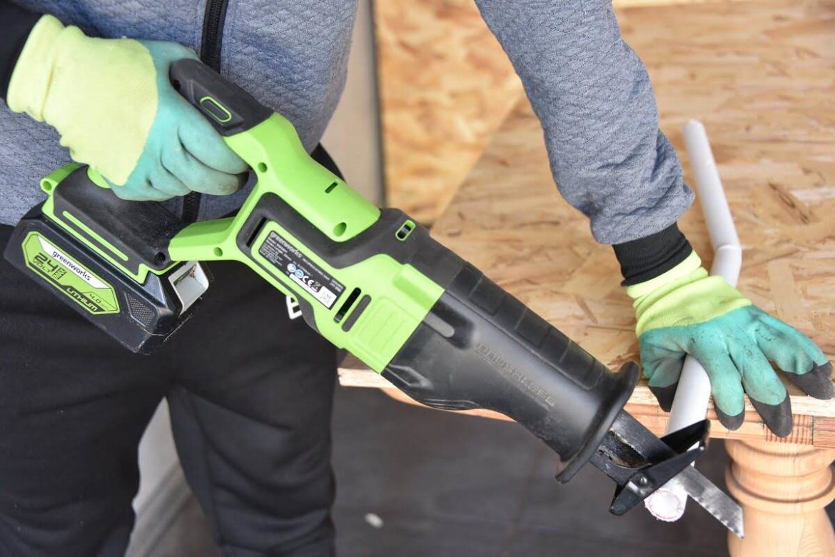 аккумуляторная сабельная пила Greenworks GD24RS